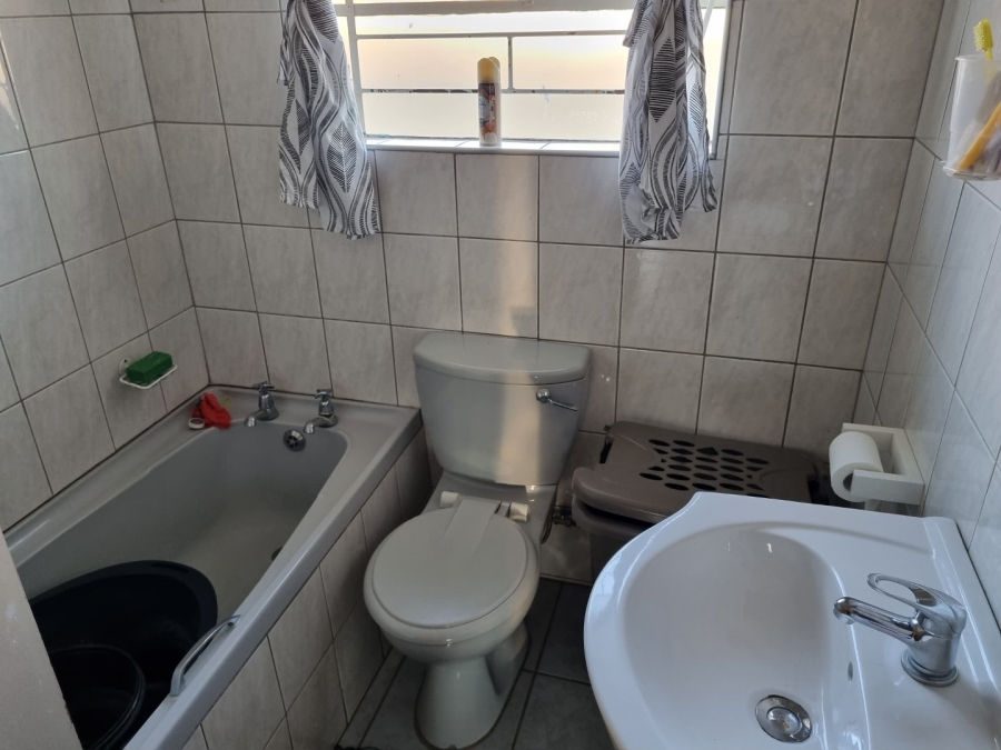 4 Bedroom Property for Sale in Pellissier Free State